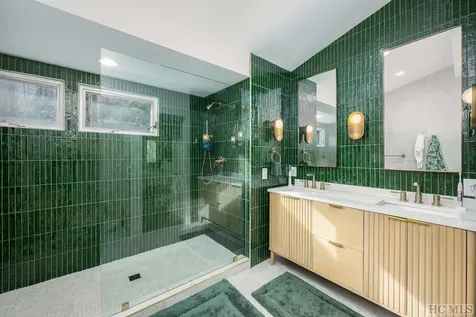 672 Cherokee Trail Sapphire NC 28774