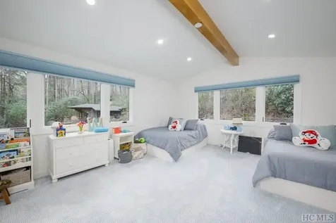 672 Cherokee Trail Sapphire NC 28774