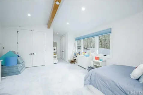 672 Cherokee Trail Sapphire NC 28774