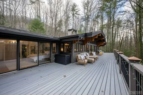 672 Cherokee Trail Sapphire NC 28774