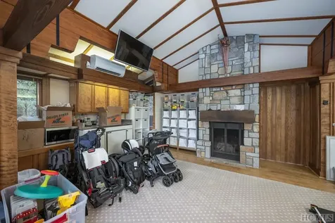 672 Cherokee Trail Sapphire NC 28774