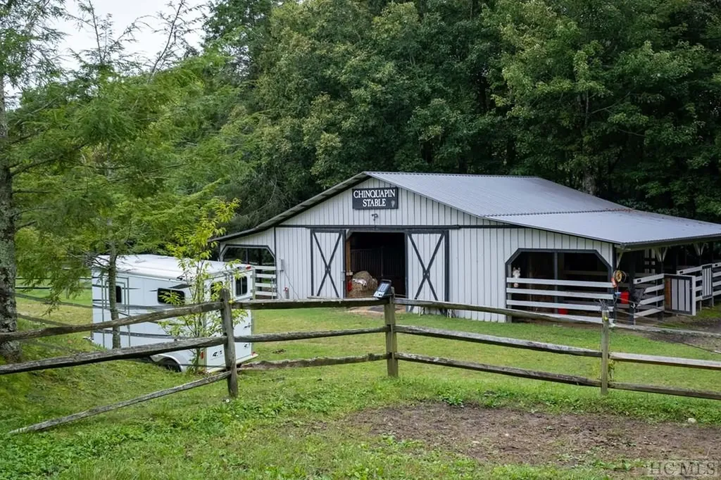 125 Outpost Trail Glenville NC 28736