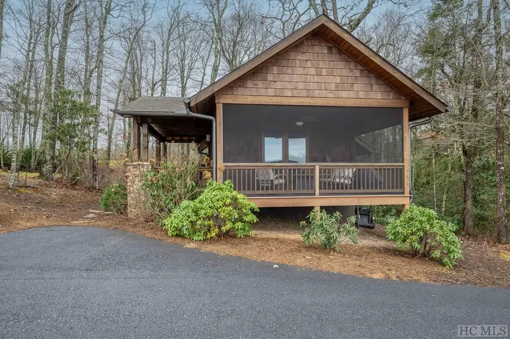 125 Outpost Trail Glenville NC 28736