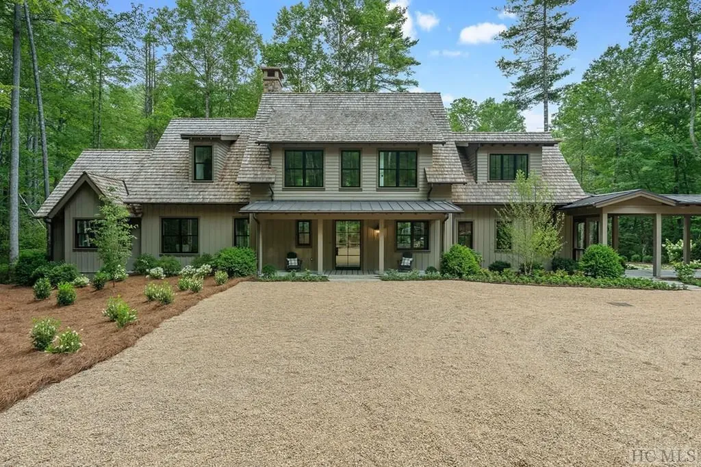 100 Farmhouse Trail Sapphire NC 28774