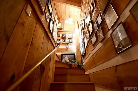 90 Laurel Heights Highlands NC 28741