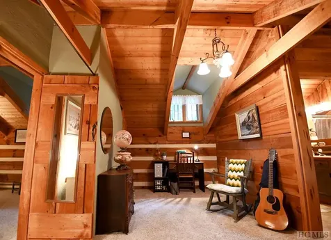 90 Laurel Heights Highlands NC 28741