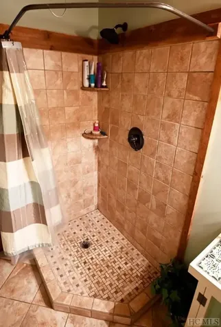 90 Laurel Heights Highlands NC 28741