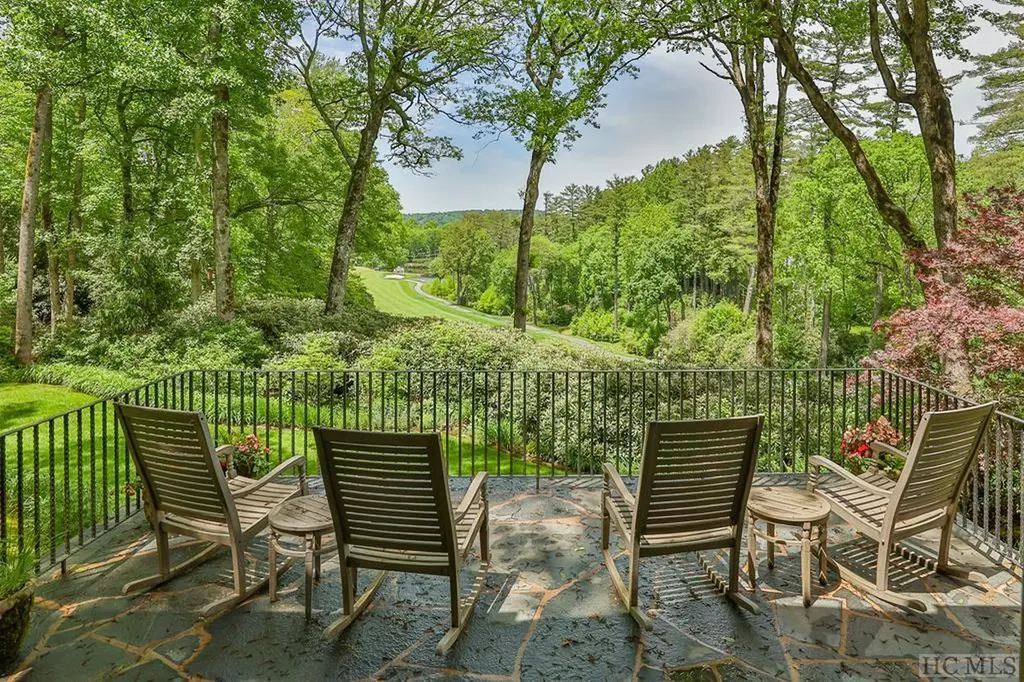 210 Moorewood Road Highlands NC 28741