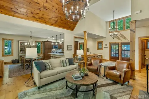 440 Buckberry S Sapphire NC 28774