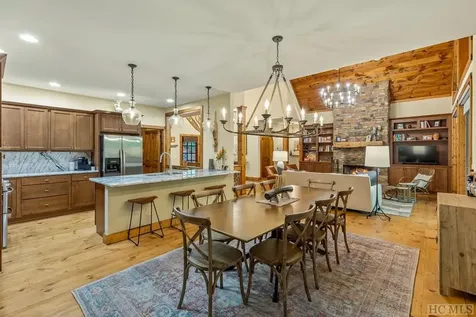 440 Buckberry S Sapphire NC 28774