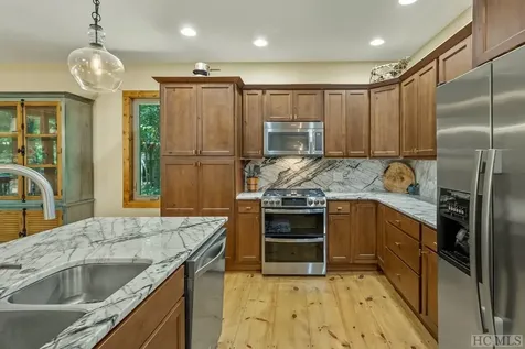 440 Buckberry S Sapphire NC 28774