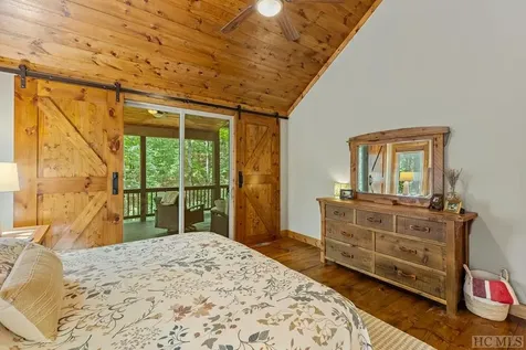 440 Buckberry S Sapphire NC 28774