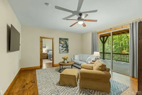 440 Buckberry S Sapphire NC 28774