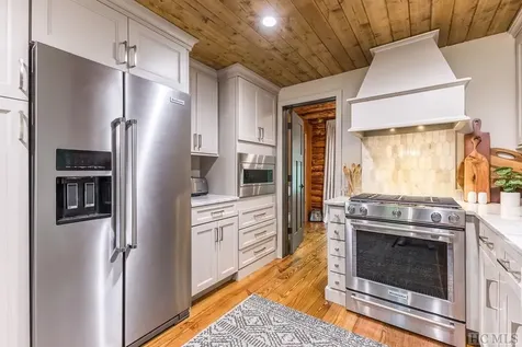 1049 Glenshore Drive Cullowhee NC 28723