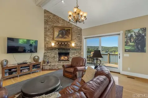 111B Rue-de-provence Glenville NC 28736