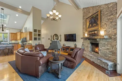 111B Rue-de-provence Glenville NC 28736