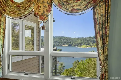 111B Rue-de-provence Glenville NC 28736