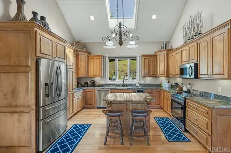 111B Rue-de-provence Glenville NC 28736