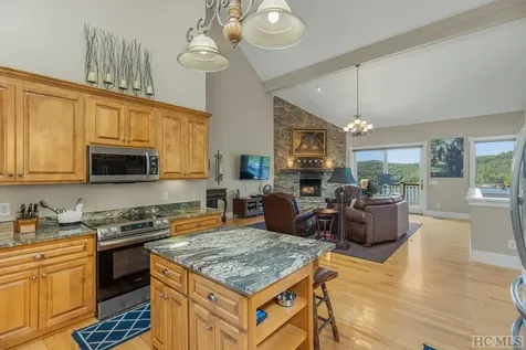 111B Rue-de-provence Glenville NC 28736