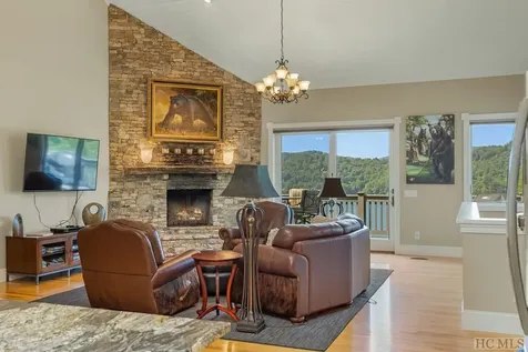 111B Rue-de-provence Glenville NC 28736