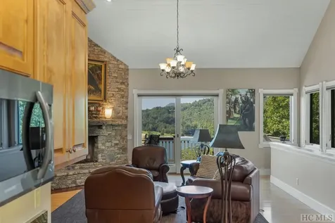 111B Rue-de-provence Glenville NC 28736