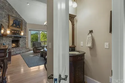 111B Rue-de-provence Glenville NC 28736