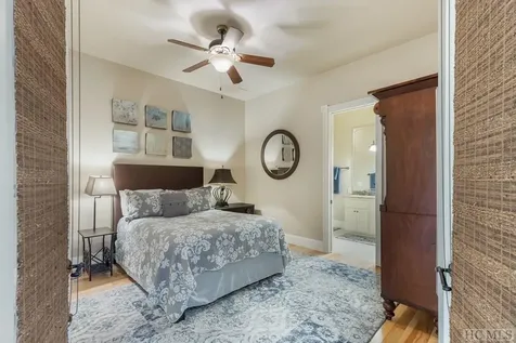 111B Rue-de-provence Glenville NC 28736