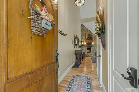 111B Rue-de-provence Glenville NC 28736