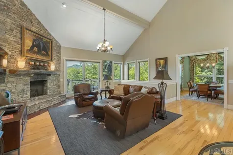 111B Rue-de-provence Glenville NC 28736