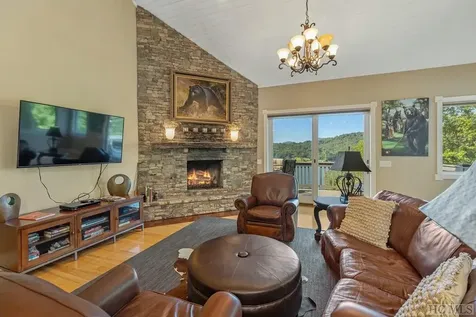 111B Rue-de-provence Glenville NC 28736