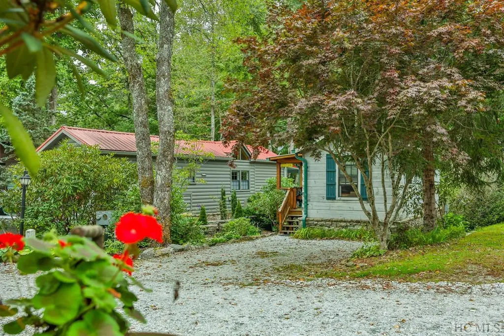 30 Chestnut Walk Highlands NC 28741