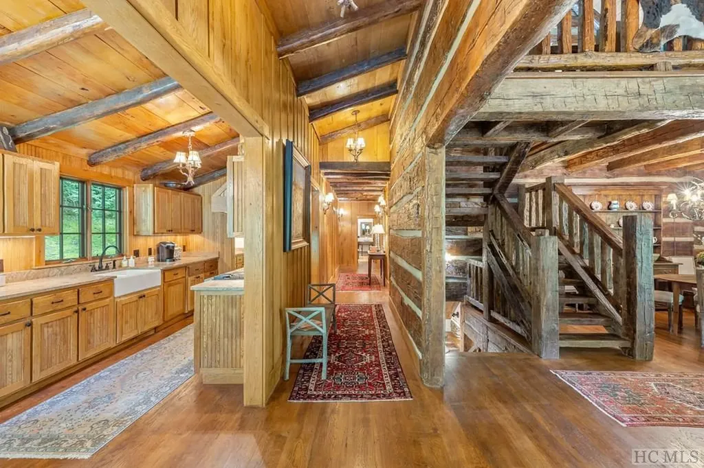 1124 Billy Cabin Road Highlands NC 28741