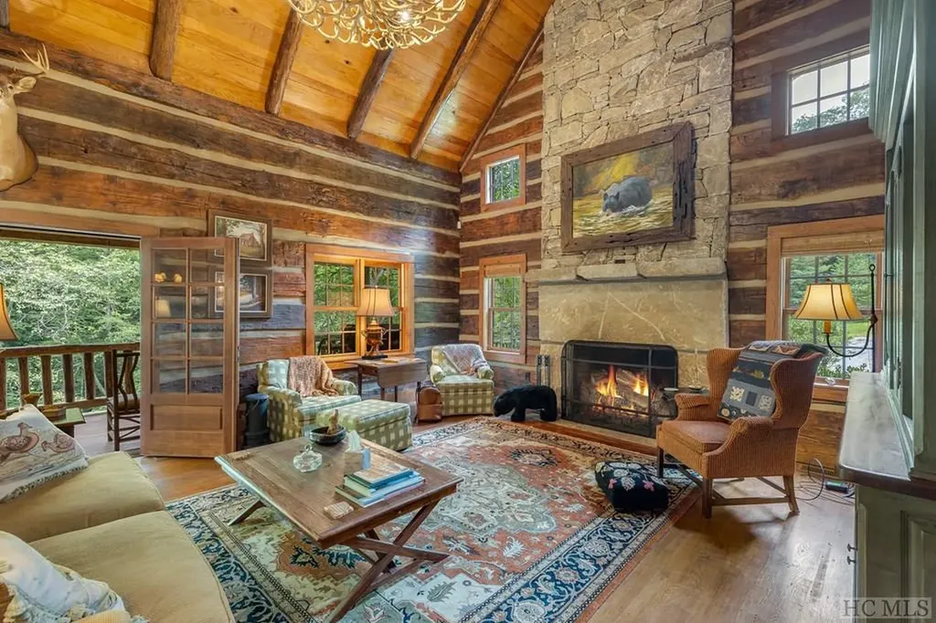 1124 Billy Cabin Road Highlands NC 28741