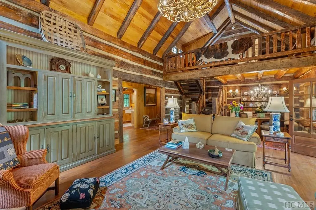 1124 Billy Cabin Road Highlands NC 28741