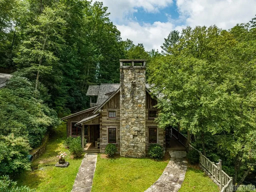 1124 Billy Cabin Road Highlands NC 28741