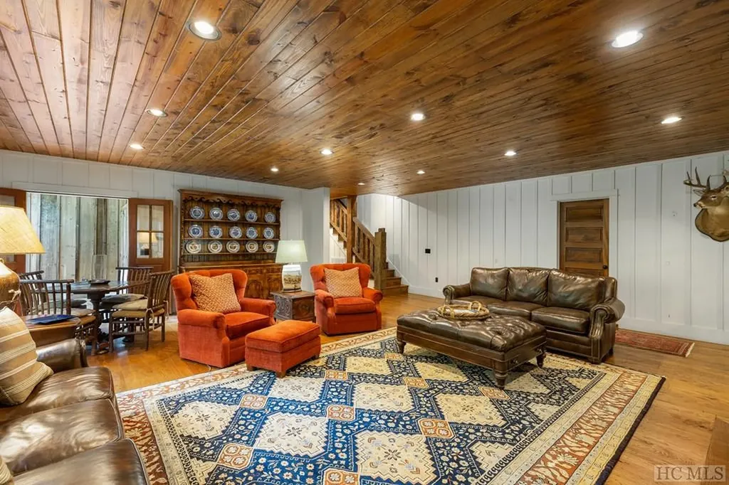 1124 Billy Cabin Road Highlands NC 28741