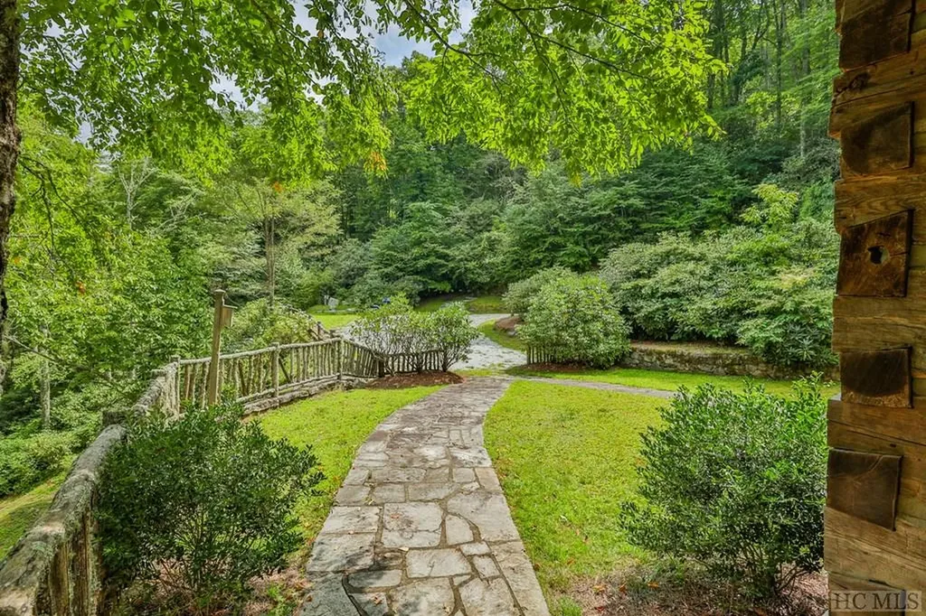 1124 Billy Cabin Road Highlands NC 28741