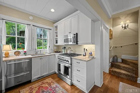 59 Wicket Way Cashiers NC 28717