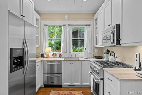 59 Wicket Way Cashiers NC 28717