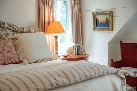 59 Wicket Way Cashiers NC 28717