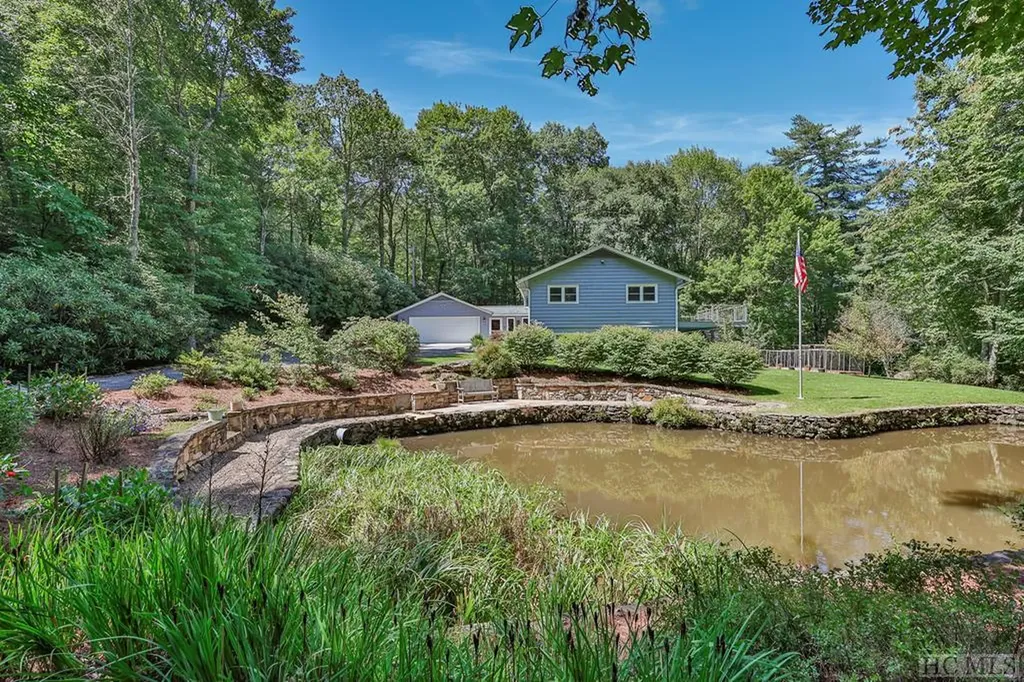 214 Hive Road Glenville NC 28736