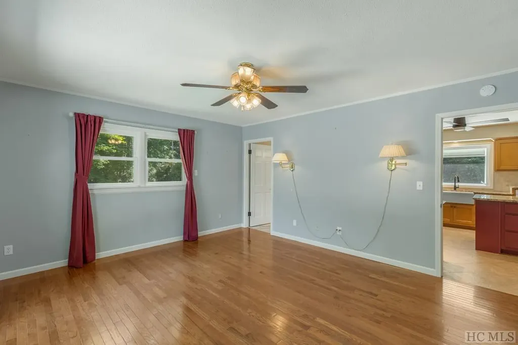 214 Hive Road Glenville NC 28736
