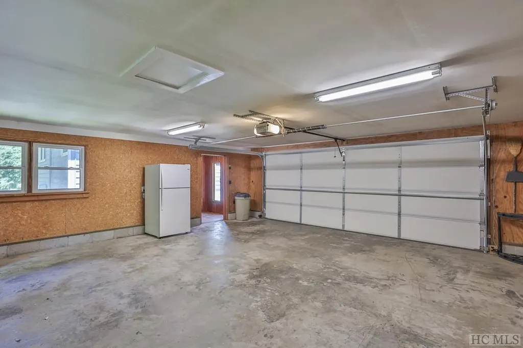 214 Hive Road Glenville NC 28736