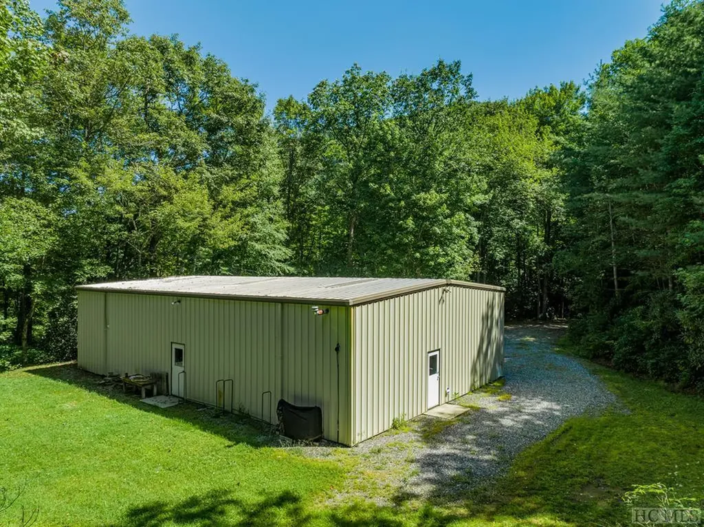 214 Hive Road Glenville NC 28736