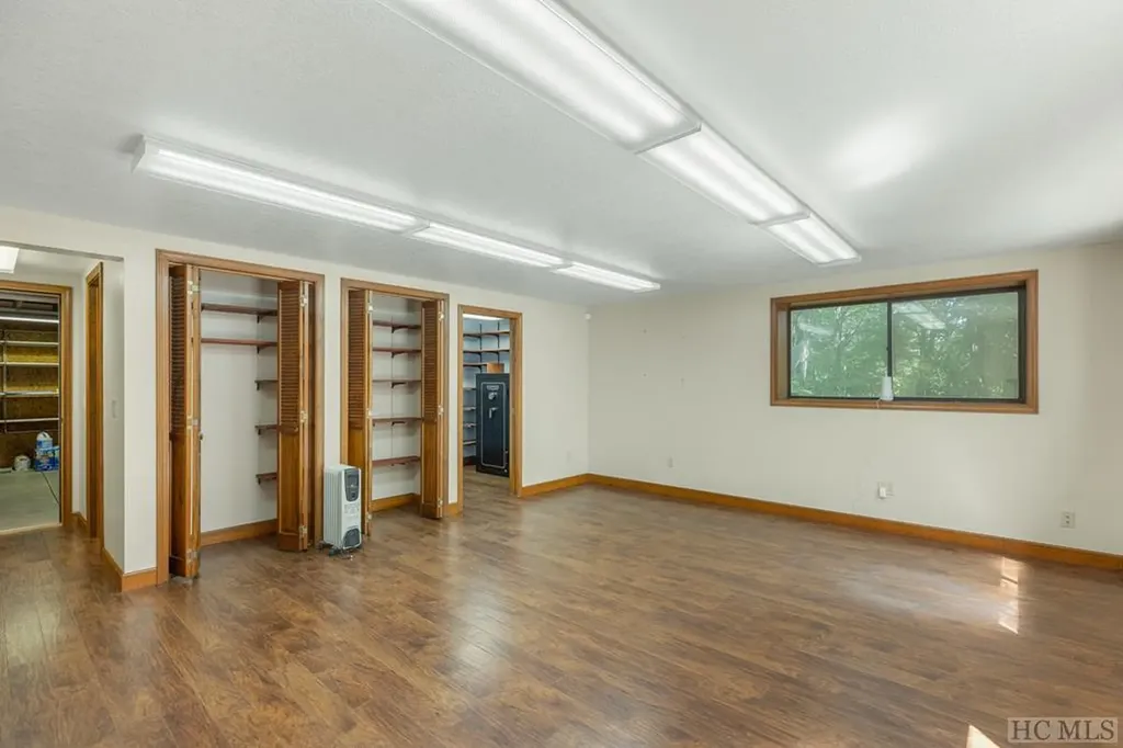 214 Hive Road Glenville NC 28736
