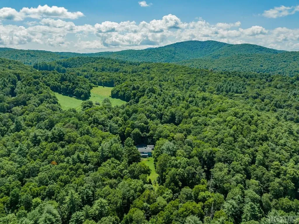 214 Hive Road Glenville NC 28736