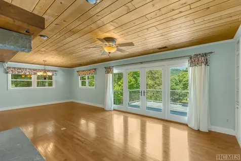 214 Hive Road Glenville NC 28736