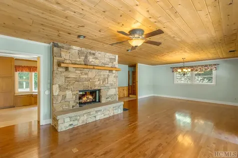 214 Hive Road Glenville NC 28736