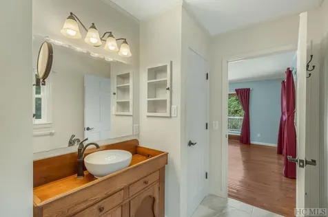 214 Hive Road Glenville NC 28736