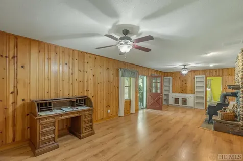 214 Hive Road Glenville NC 28736